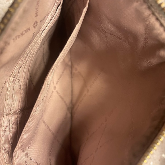 Michael Kors Vanilla Multi XL Zip Clutch Floral - Picture 3 of 5